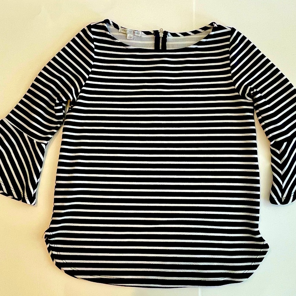 Green Envelope Los Angeles women’s small bell sleeves navy and white striped top